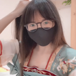 眼镜妹(一只荞)(qiao_lloo) 合集下载-[23V-11.94G]-死宅屋